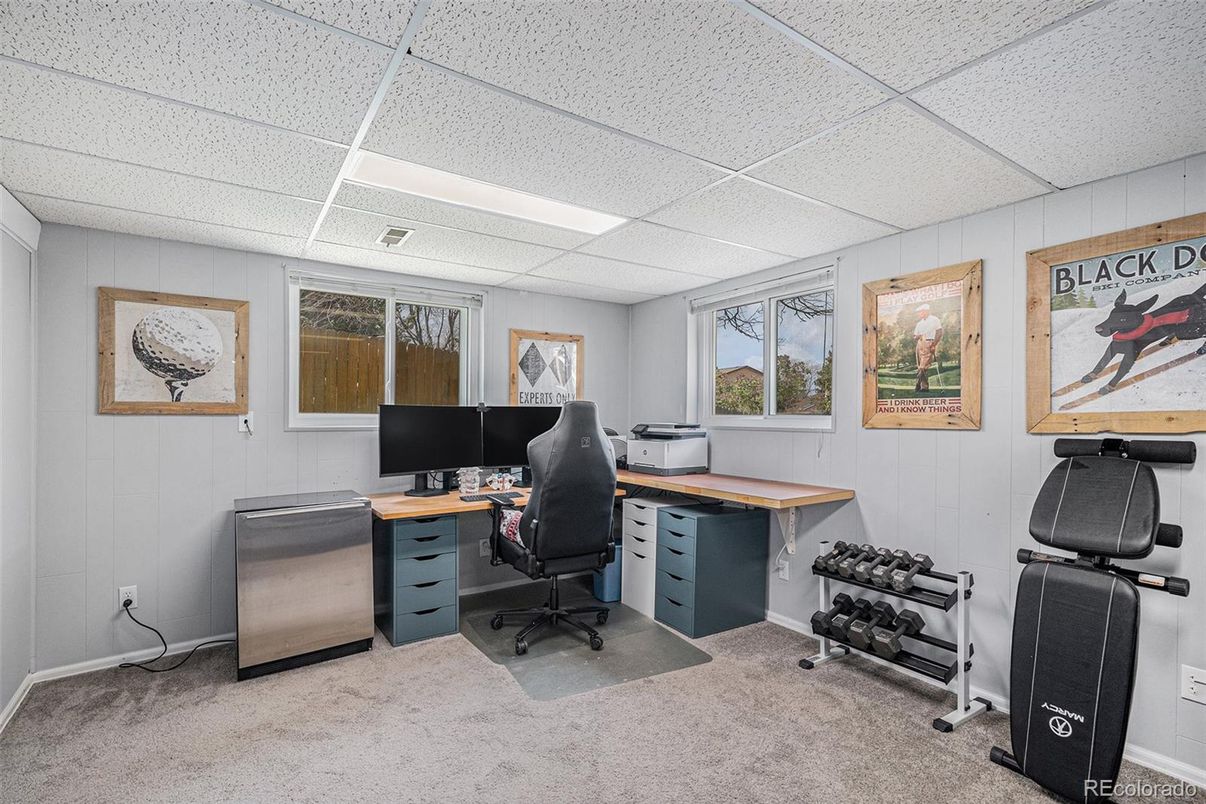 Home Office, Interior