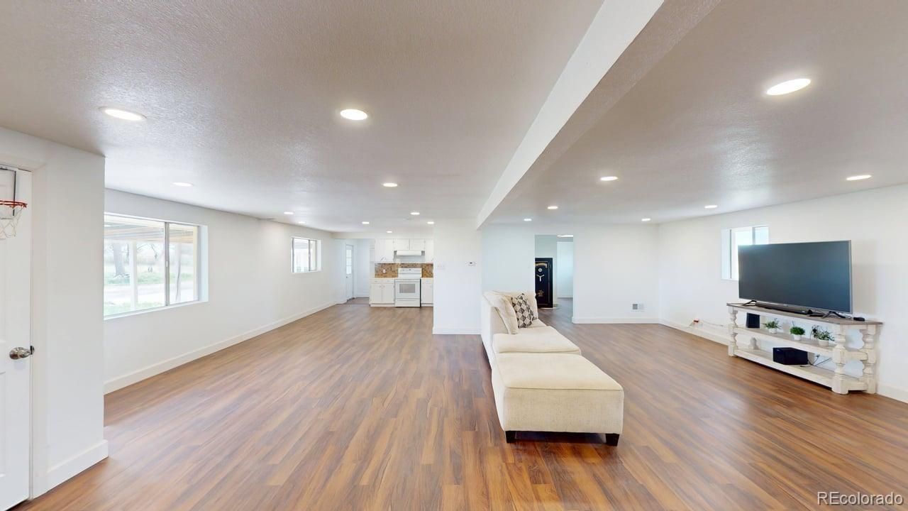 Interior, Recessed Lighting, Wood Texture Flooring