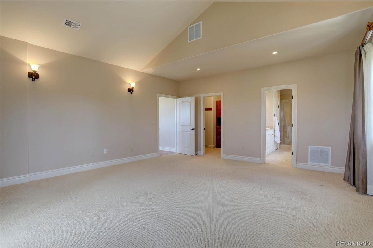 Empty room, Interior, Recessed Lighting