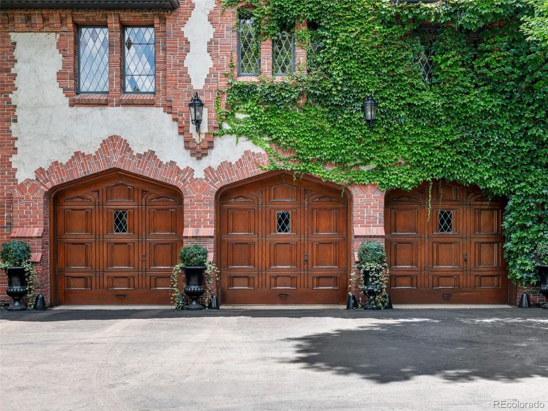 Attached, Exterior, Facade, Brick Facade, None