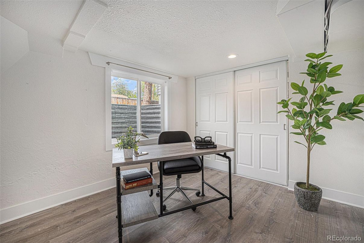 Home Office, Interior, Recessed Lighting, Wood Texture Flooring