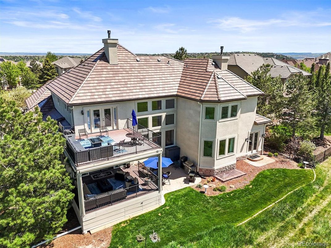 Exterior, Drone