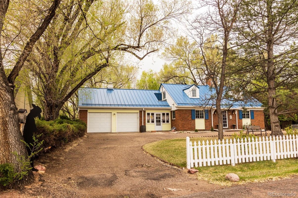 Attached, Exterior, Facade, Brick Facade, Cape Cod