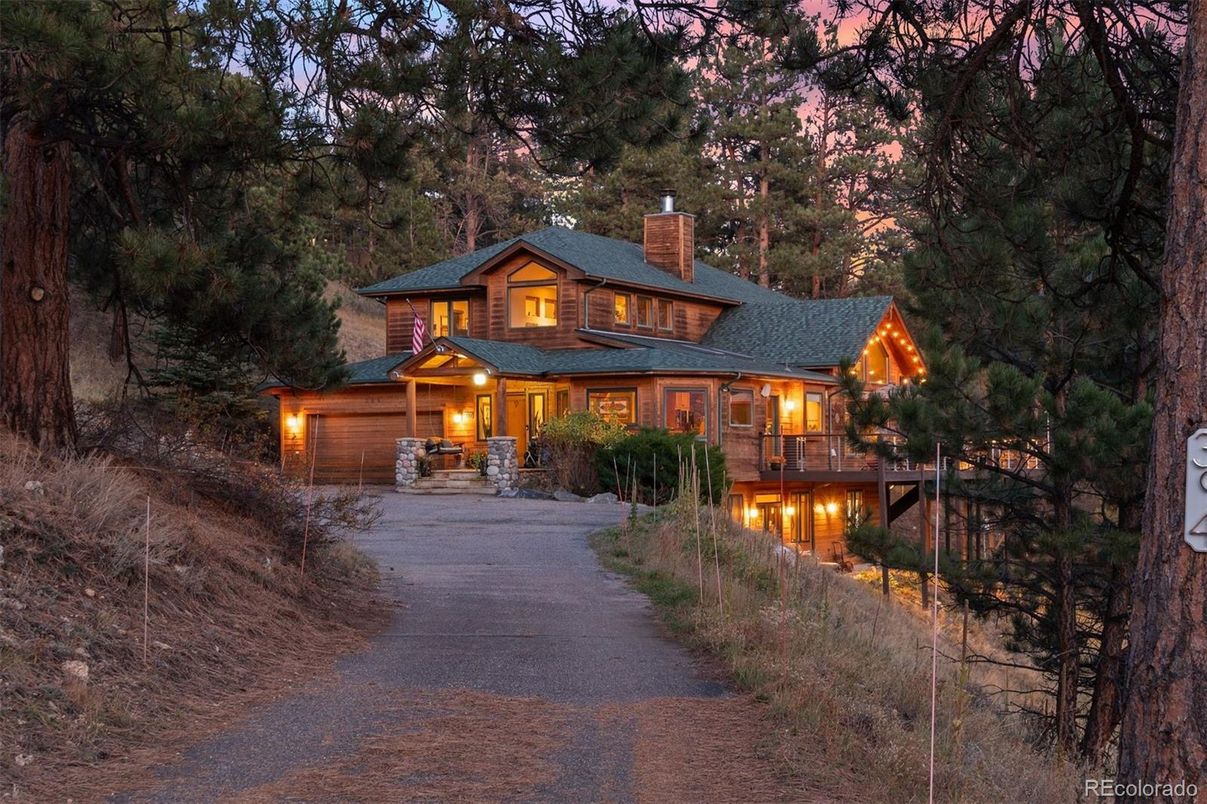 Attached, Exterior, Facade, Log Home