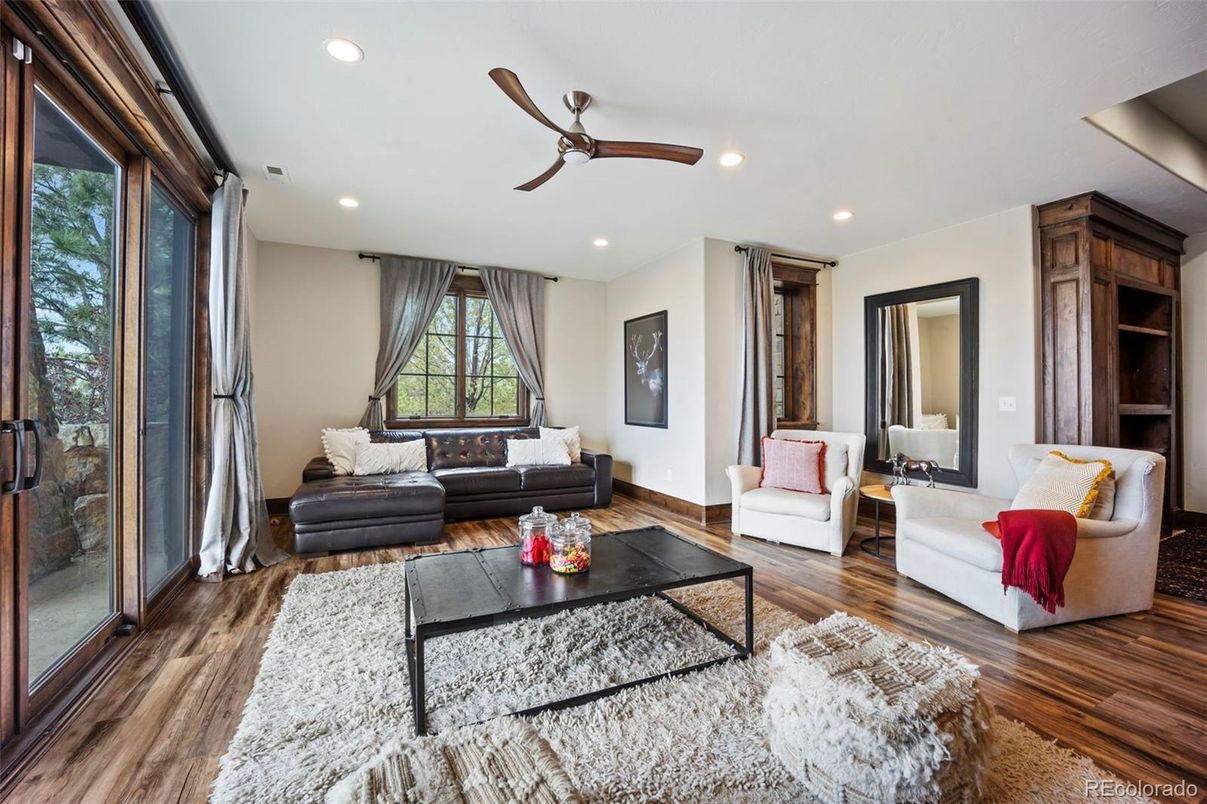 Interior, Living room, Recessed Lighting, Wood Texture Flooring