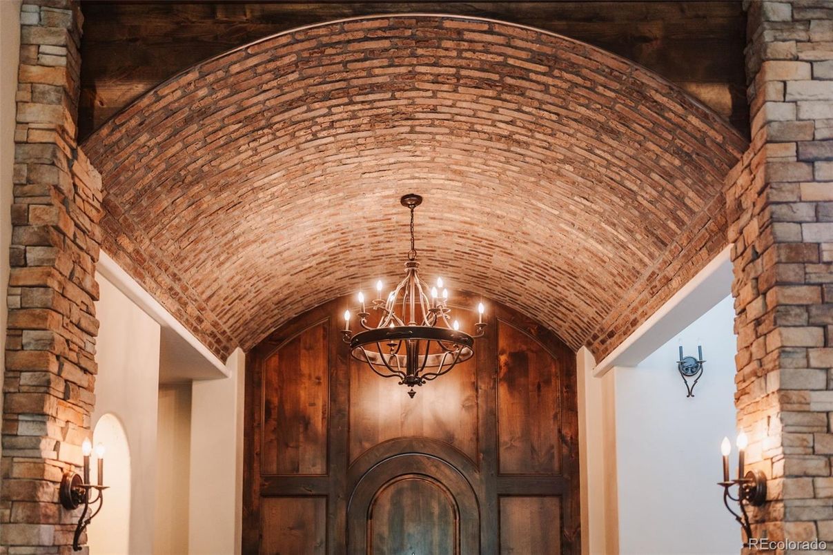 Chandelier, Interior