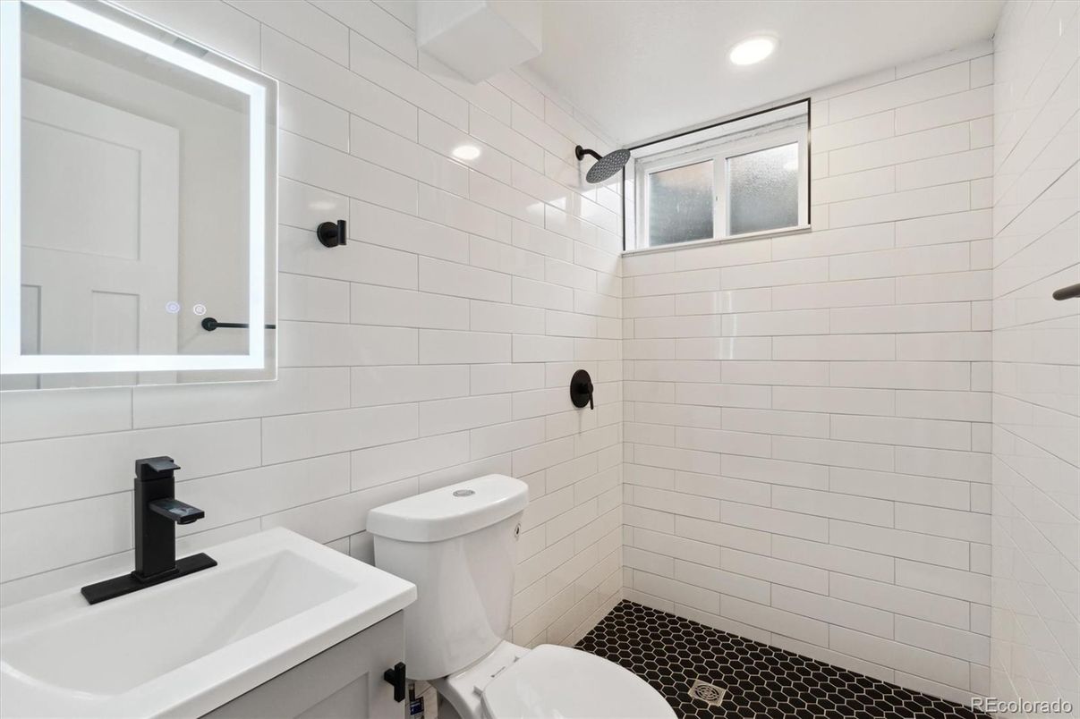 Bathroom, Interior, Recessed Lighting