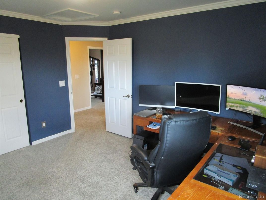 Home Office, Interior