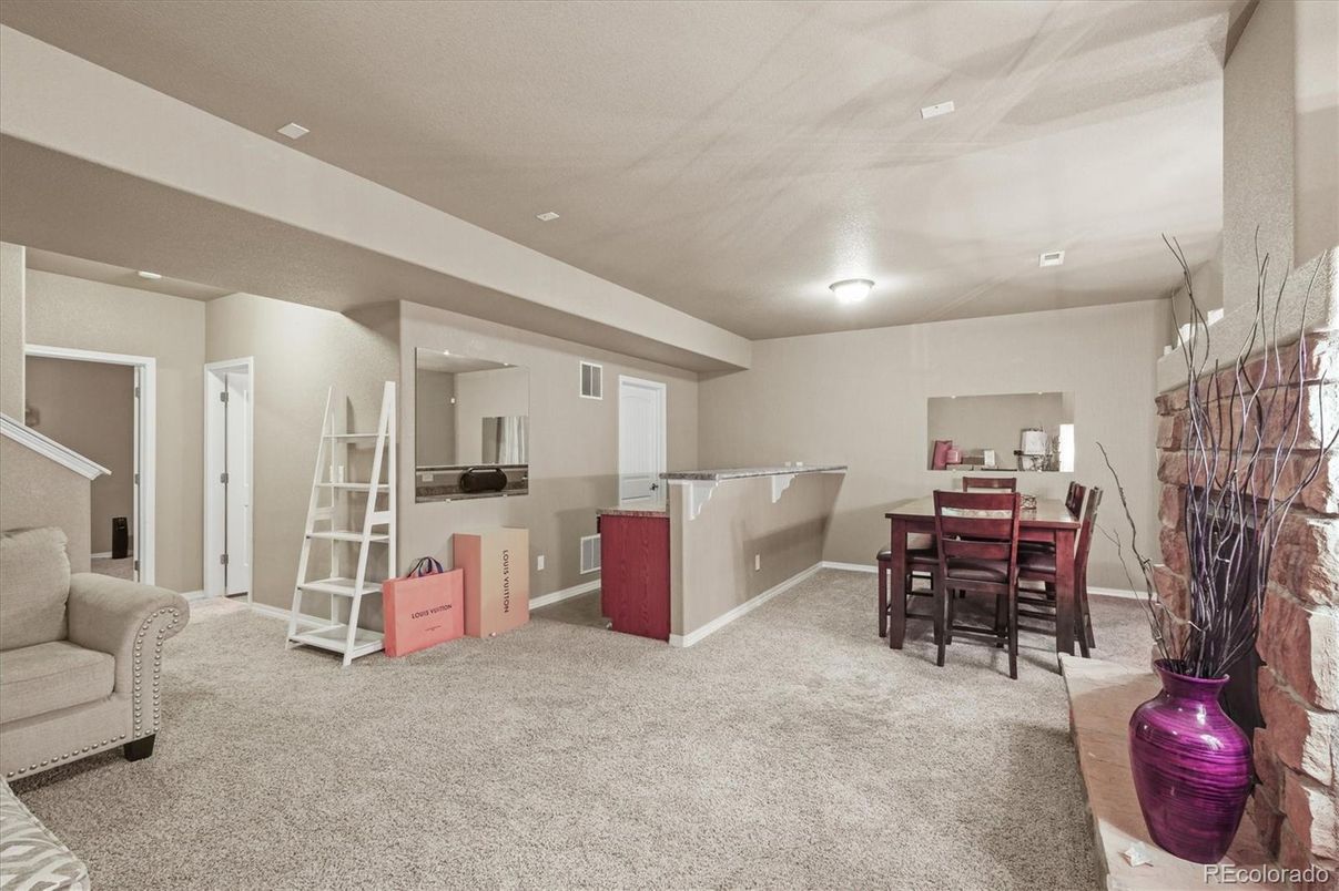 Dining room, Interior