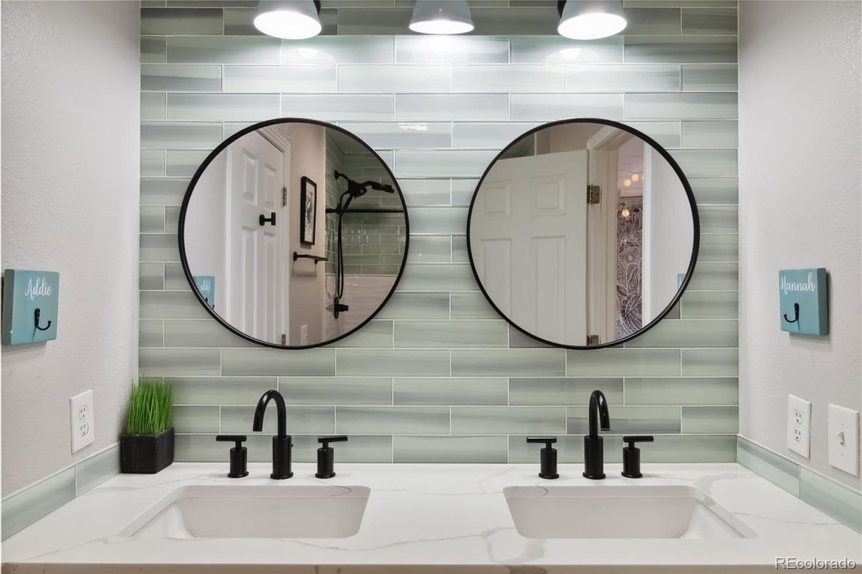 Bathroom, Dual Sink Vanities, Interior