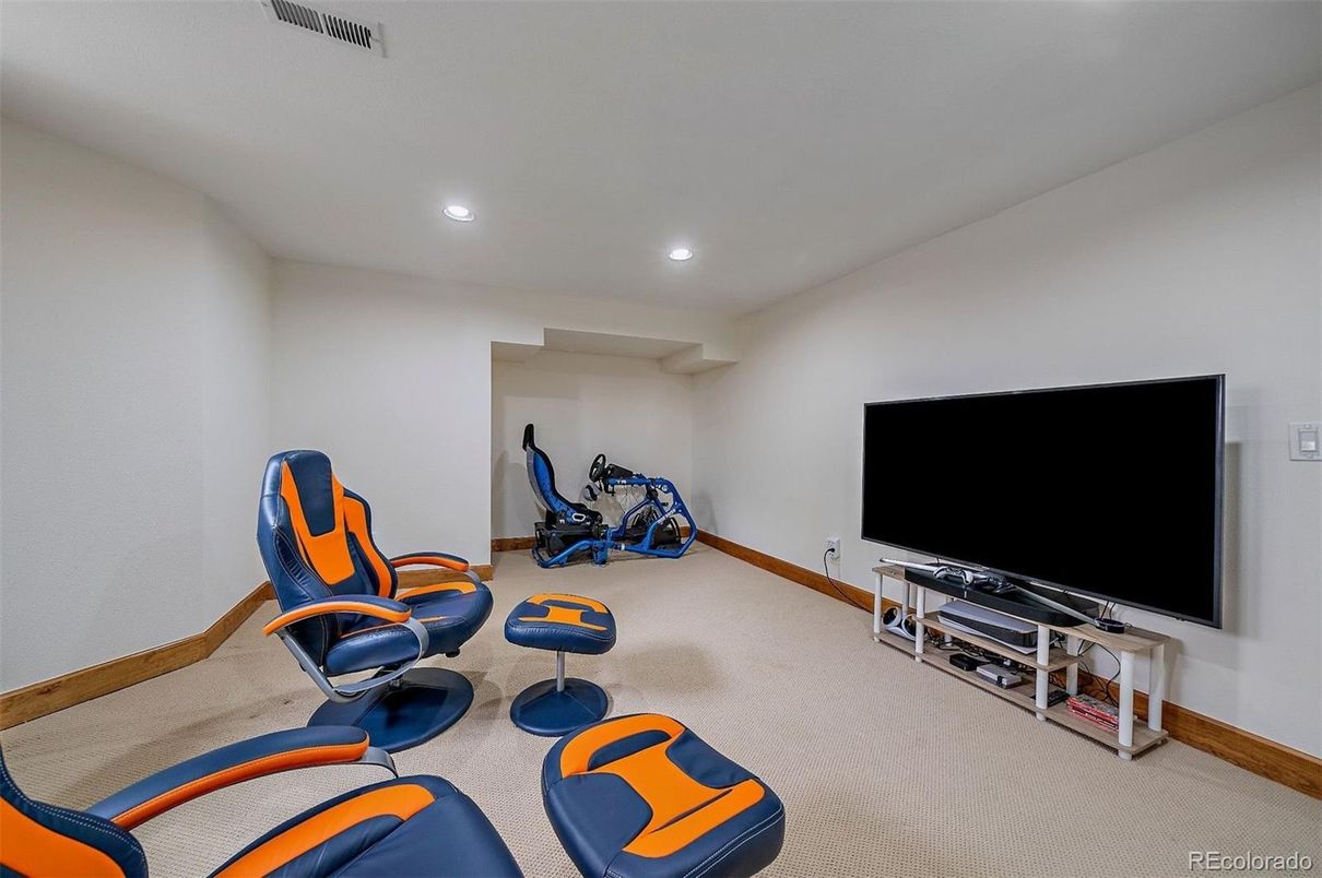 Fitness Equipment, Interior, Recessed Lighting
