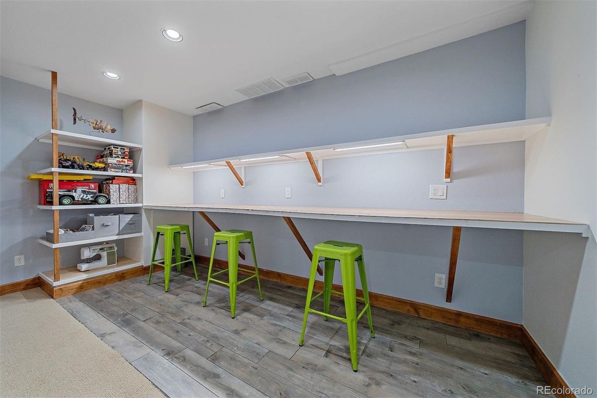 Interior, Recessed Lighting, Wood Texture Flooring