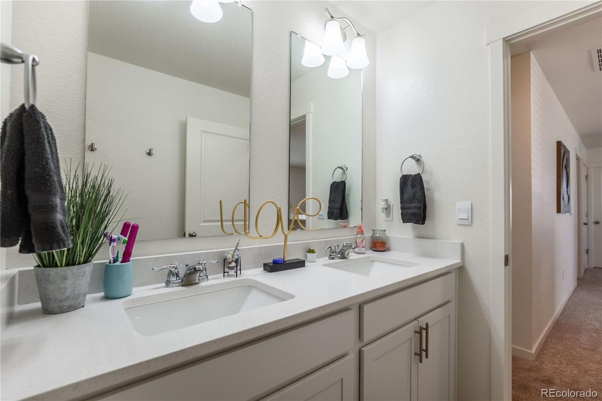 Bathroom, Dual Sink Vanities, Interior