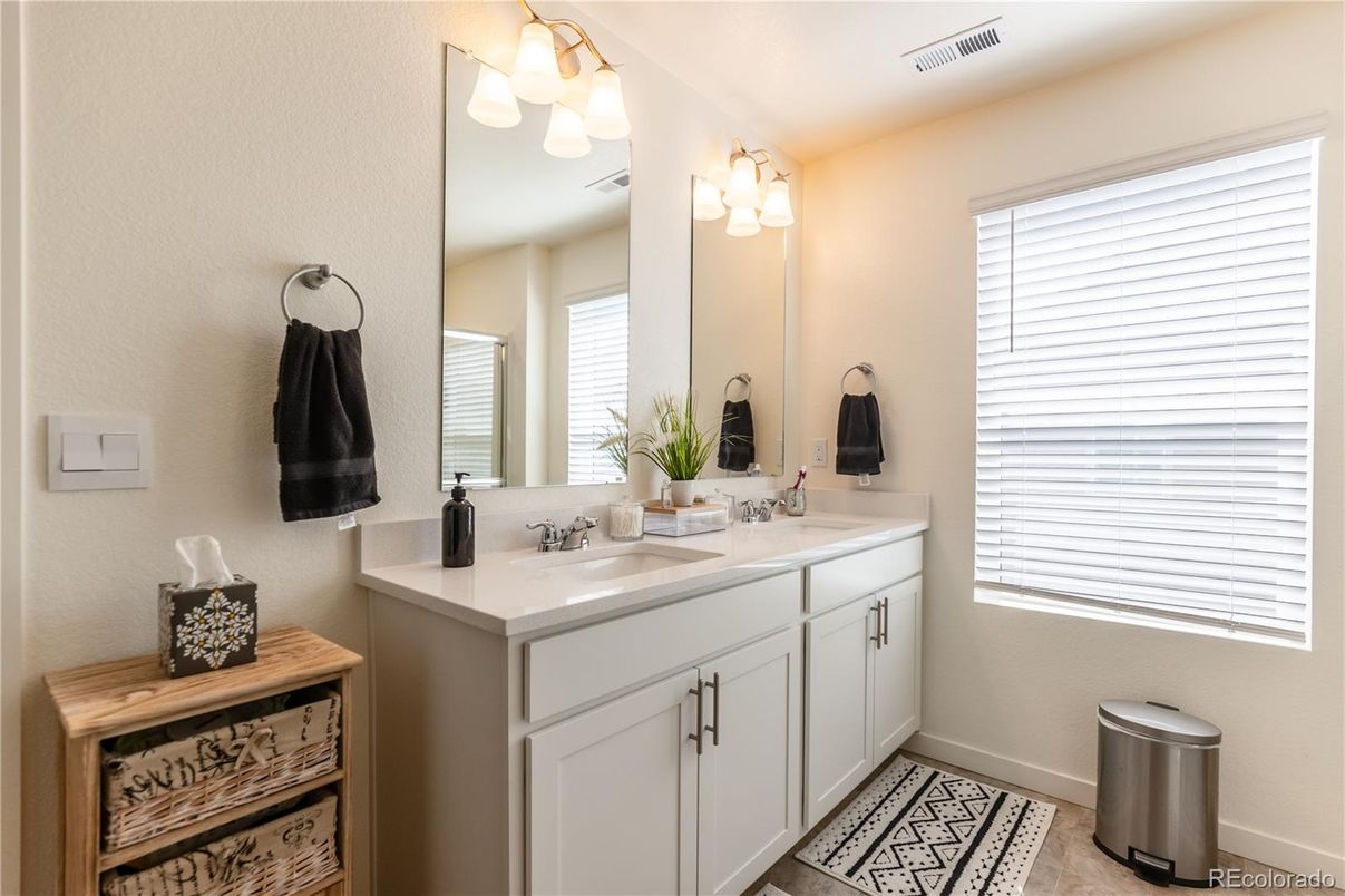 Bathroom, Dual Sink Vanities, Interior