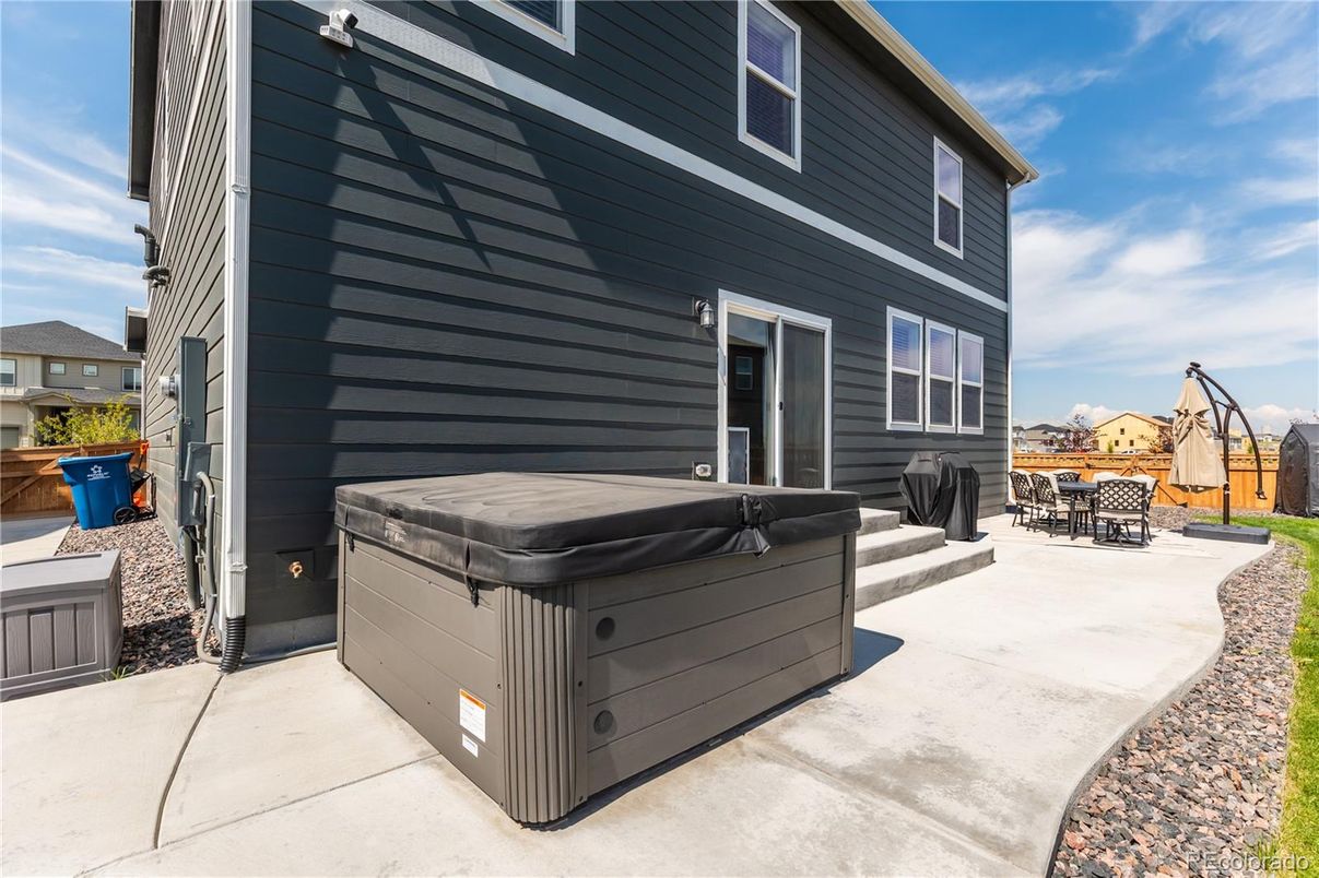 Exterior, Hot Tub