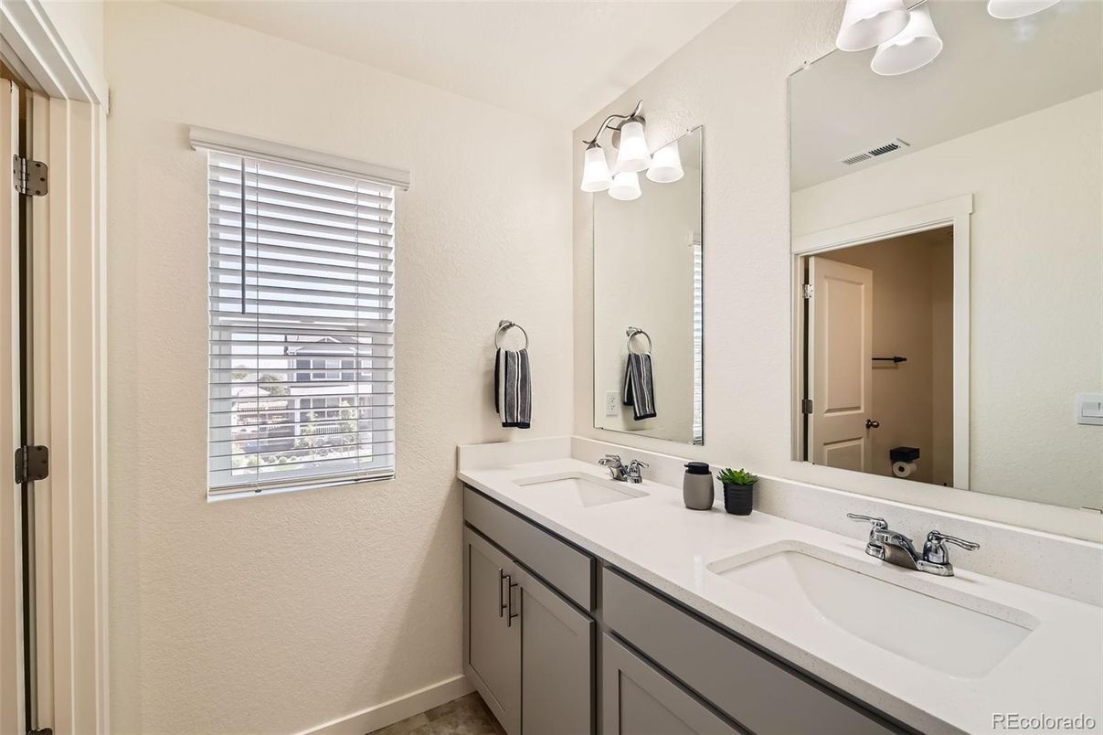 Bathroom, Dual Sink Vanities, Interior