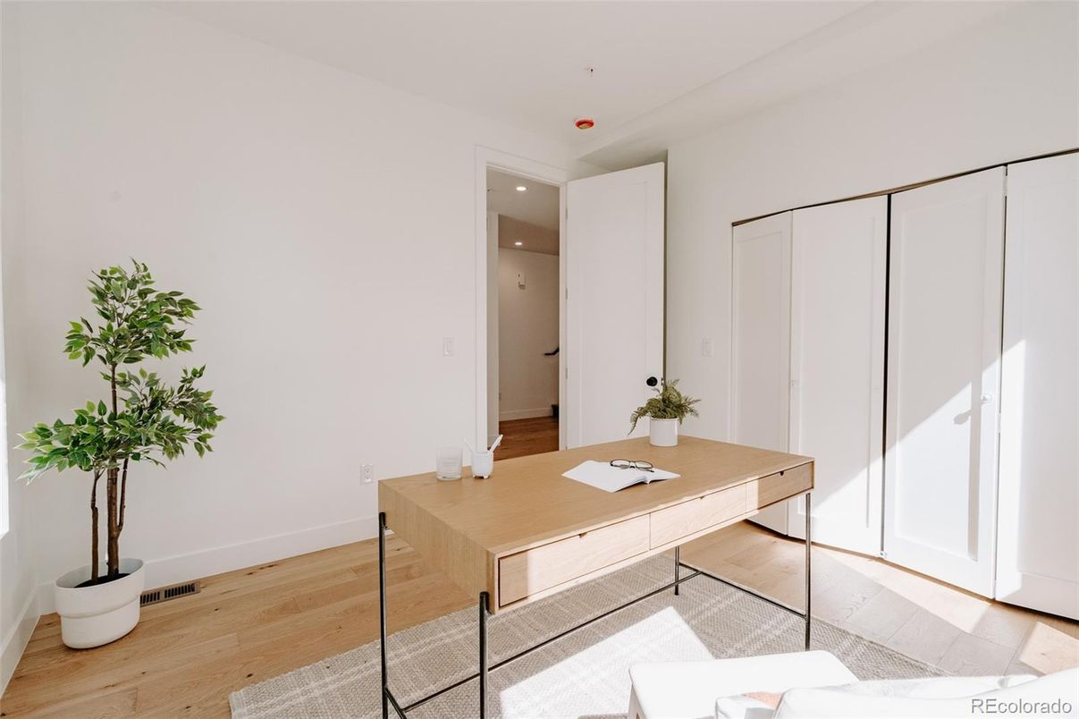 Home Office, Interior, Recessed Lighting, Wood Texture Flooring