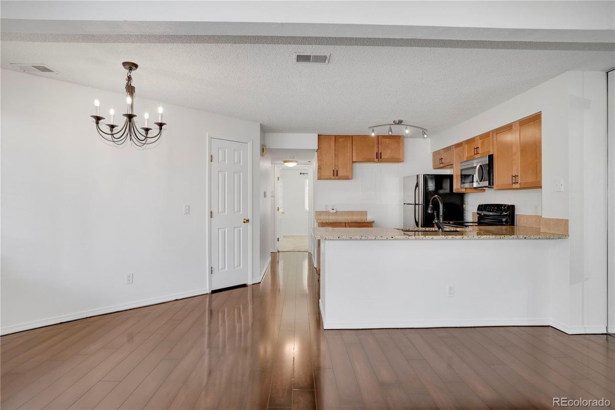 Chandelier, Interior, Kitchen, Wood Texture Flooring