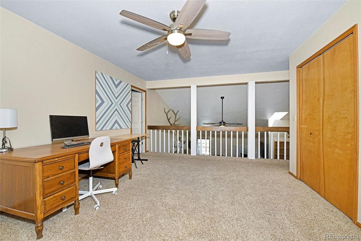 Home Office, Interior