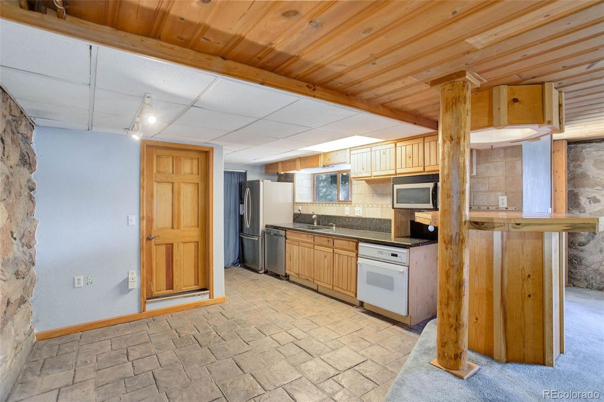 Interior, Kitchen, Stainless Steel Appliances, Wooden Beams, Wooden Ceilings