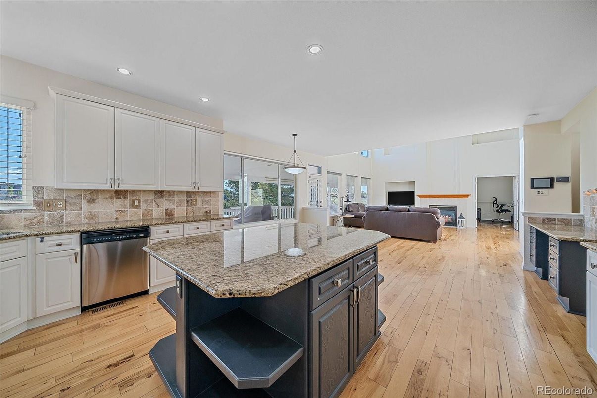 Interior, Kitchen, Living room, Pendant Lights, Recessed Lighting, Wood Texture Flooring