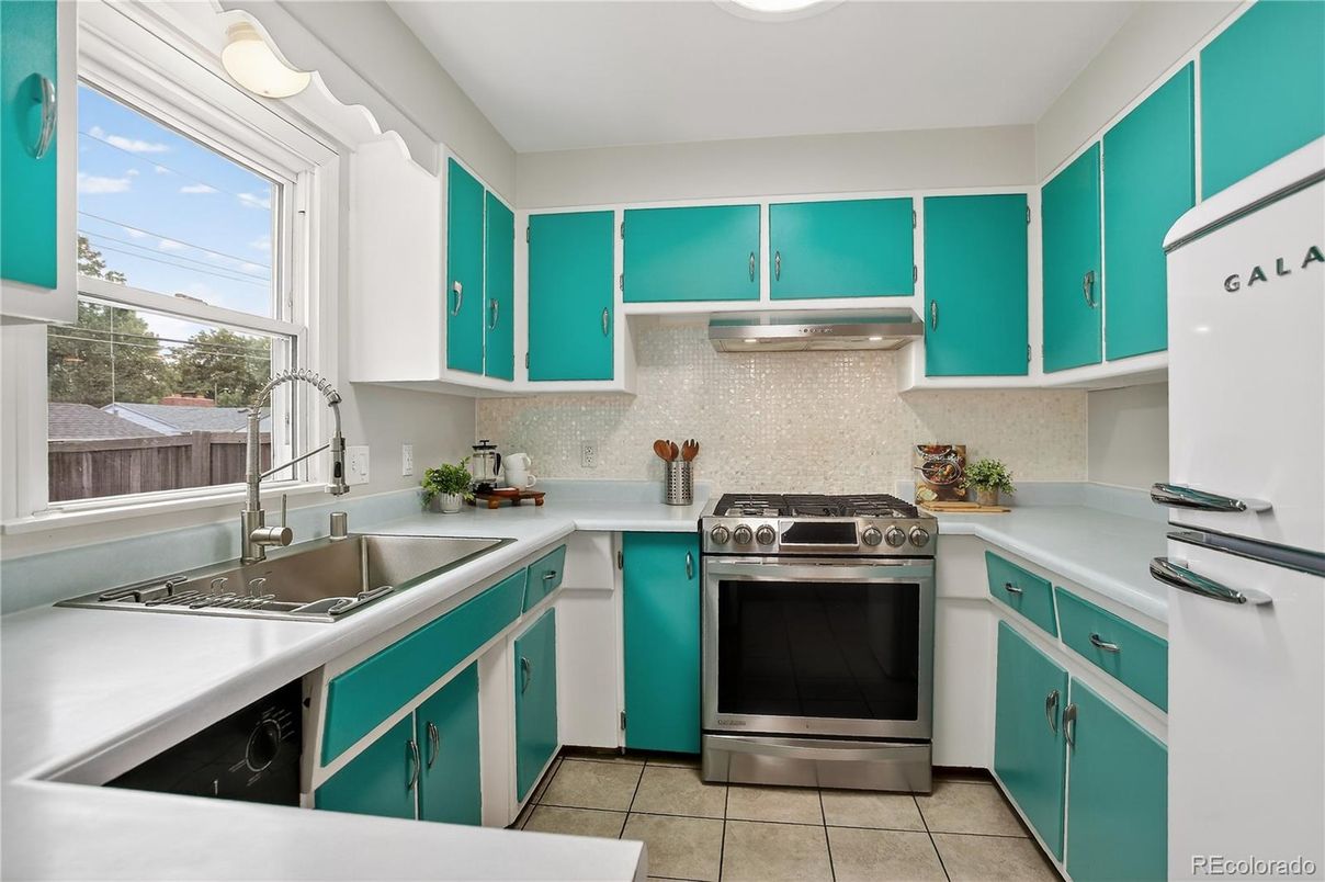 Interior, Kitchen, Stainless Steel Appliances