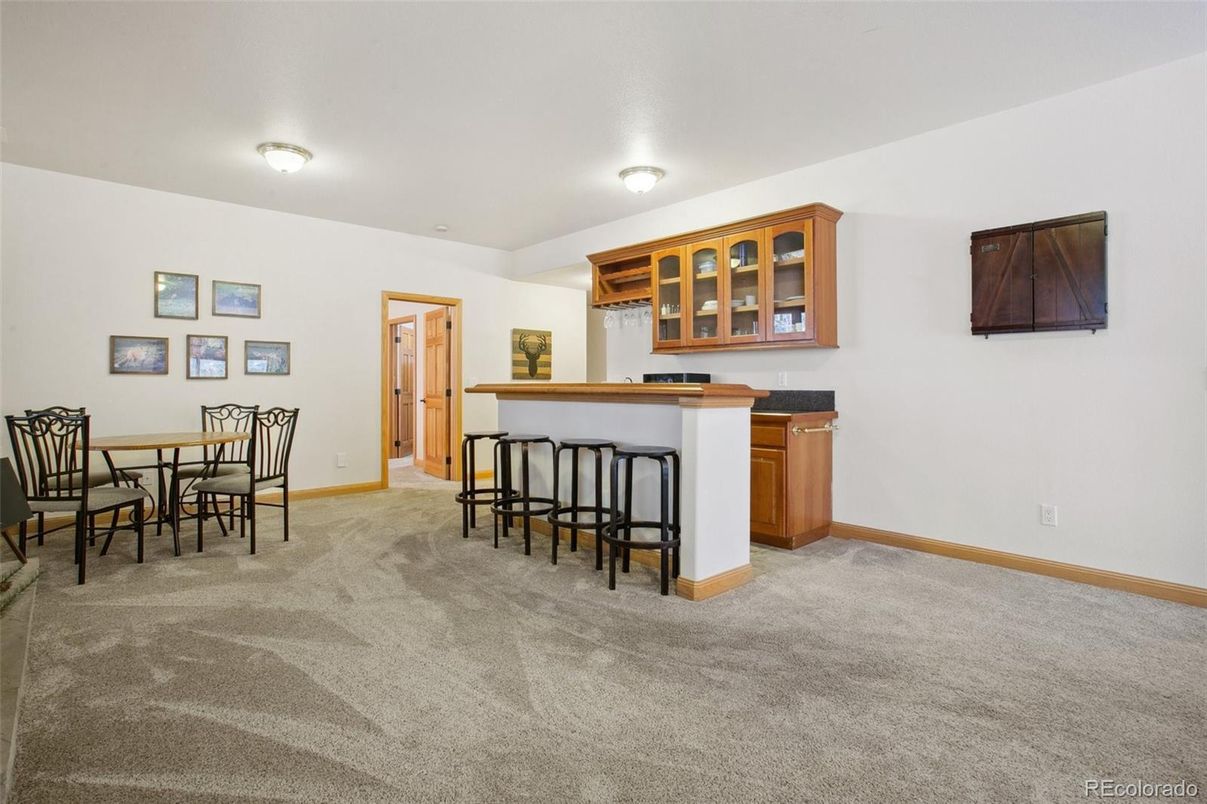 Dining room, Interior