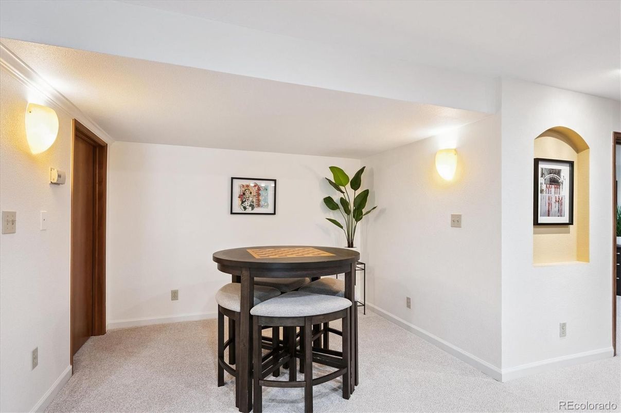 Dining room, Interior