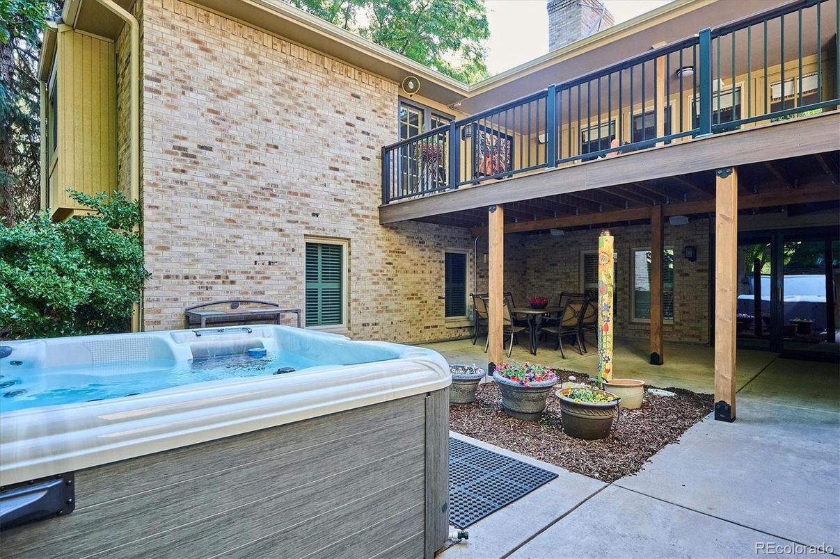 Exterior, Hot Tub