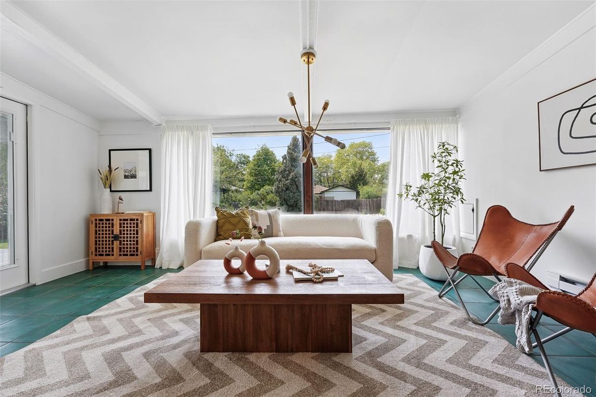 Interior, Living room, Pendant Lights