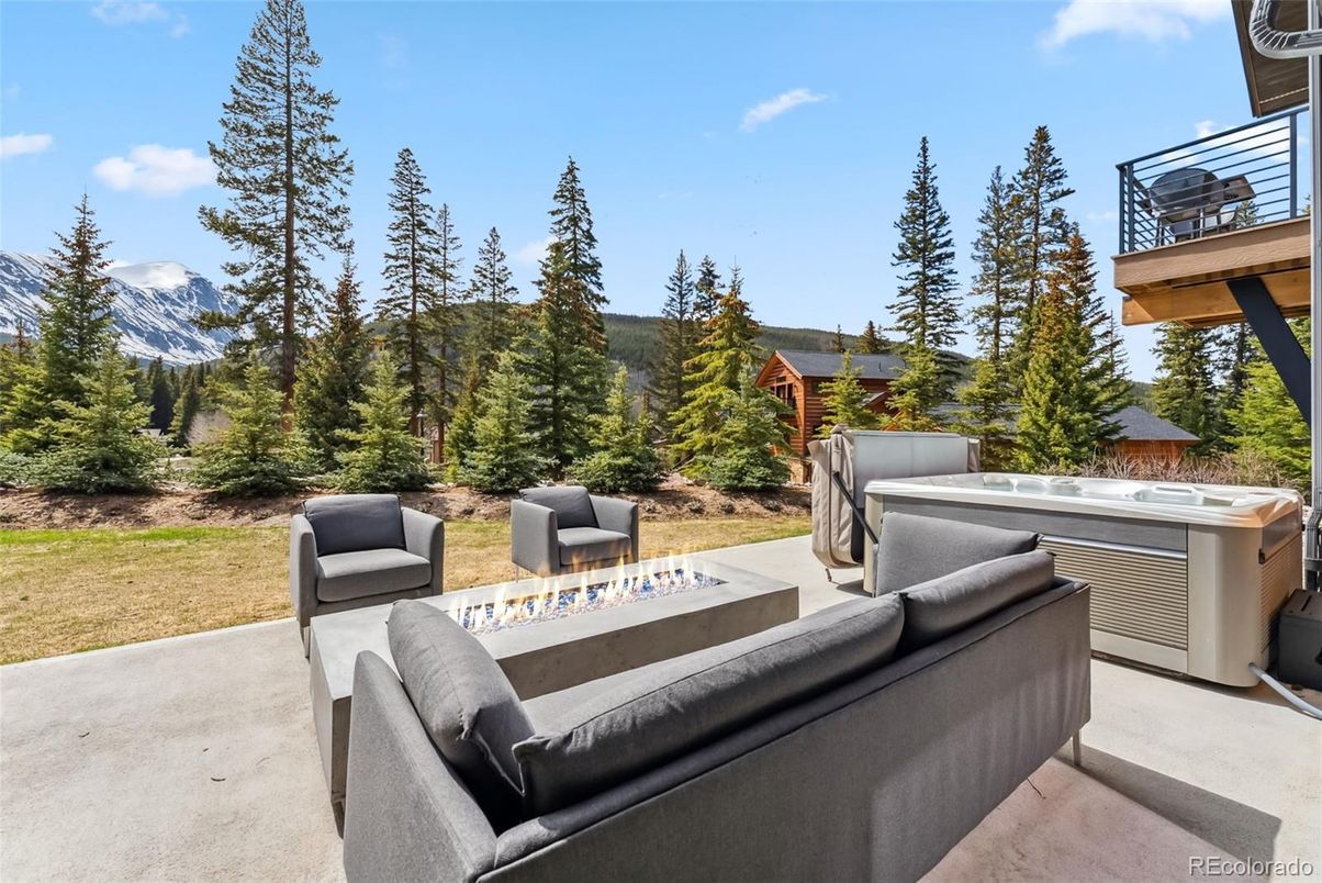 Exterior, Hot Tub
