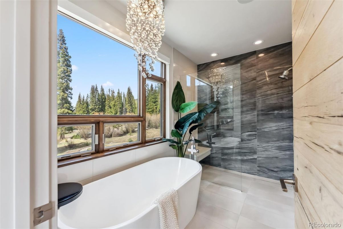 Bathroom, Free Standing Baths, Glass Shower, Interior, Pendant Lights, Recessed Lighting