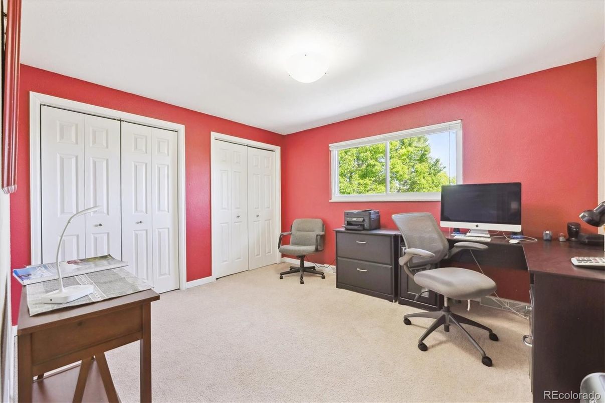 Home Office, Interior