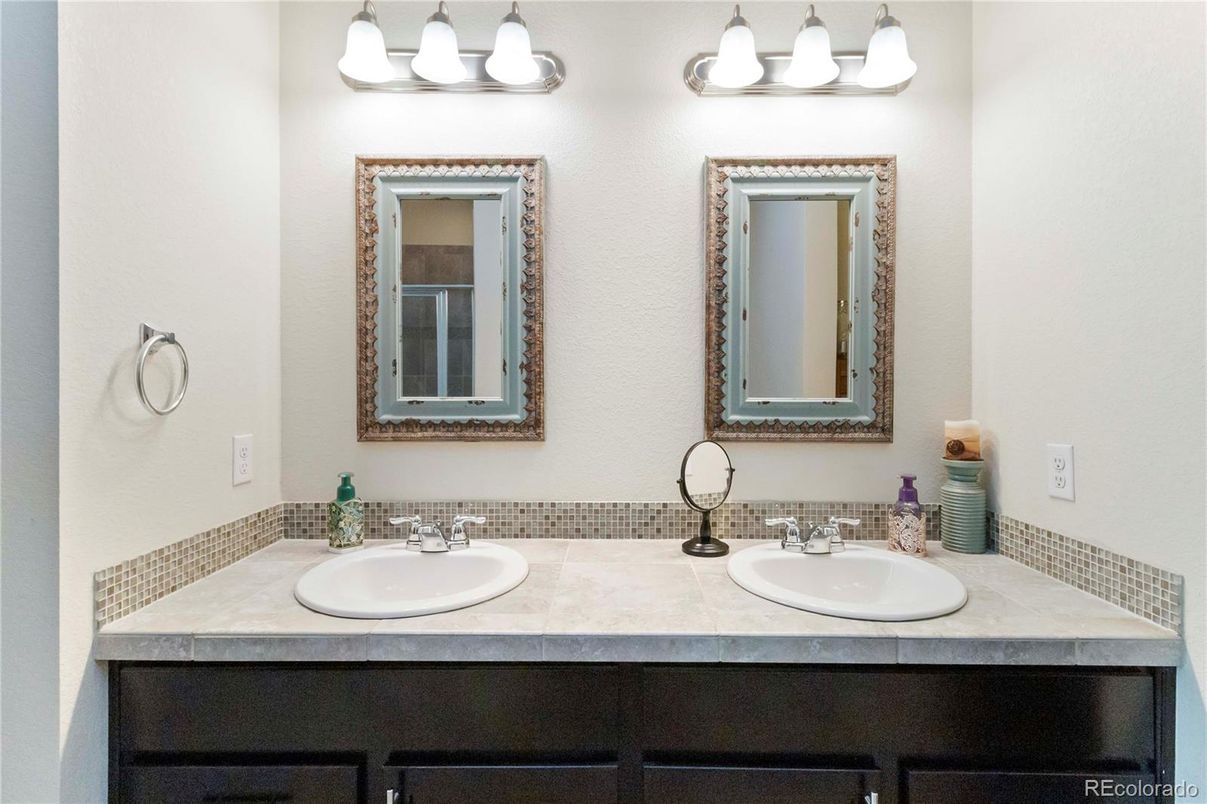 Bathroom, Dual Sink Vanities, Interior
