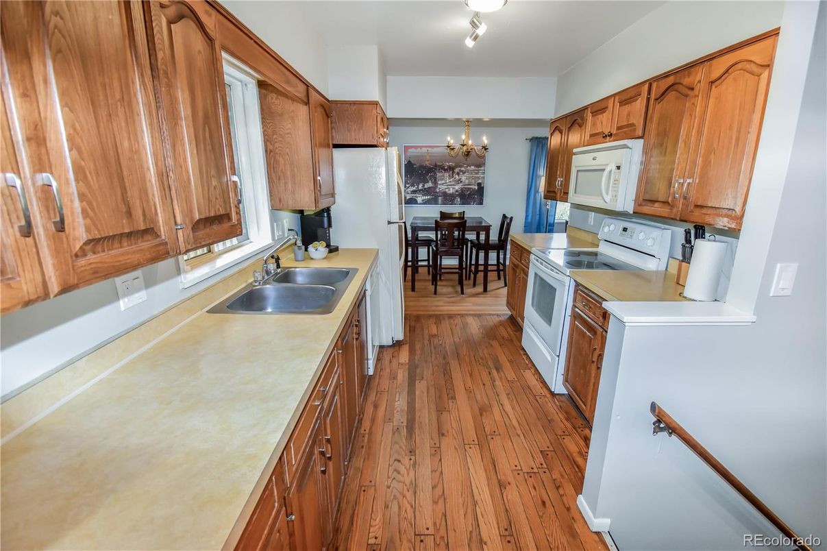 Chandelier, Dining room, Interior, Kitchen, Wood Texture Flooring