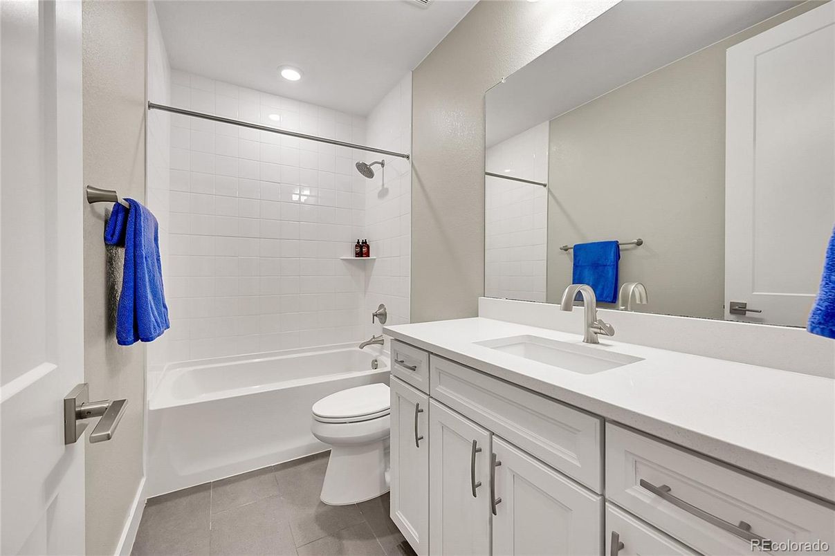 Bathroom, Interior, Recessed Lighting