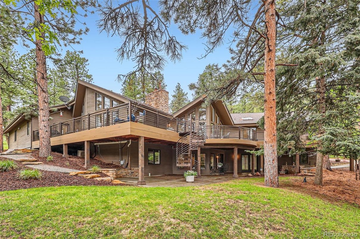 Backyard, Exterior, Facade, Log Home