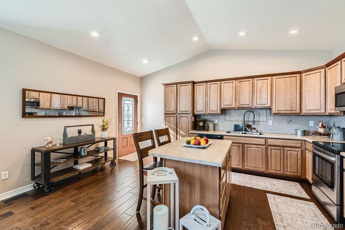 Dining room, Interior, Kitchen, Recessed Lighting, Wood Texture Flooring