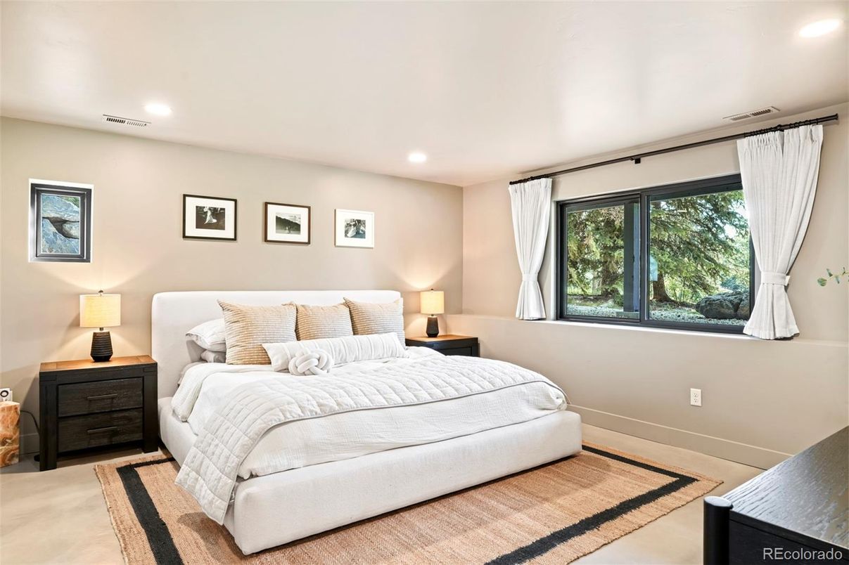 Bedroom, Interior, Recessed Lighting