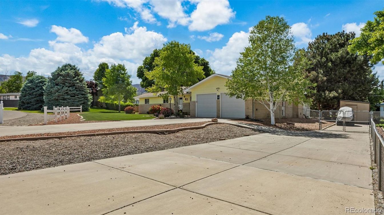 Detached Garage, Exterior