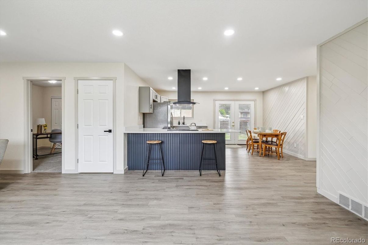 Dining room, Interior, Kitchen, Recessed Lighting, Wood Texture Flooring