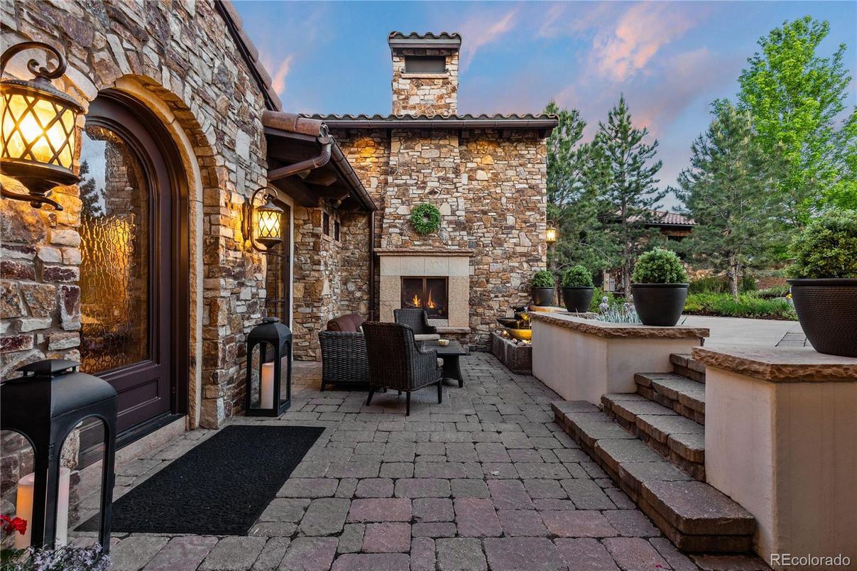 Exterior, Fireplace