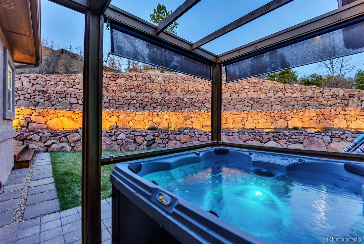 Exterior, Hot Tub, Sun Room