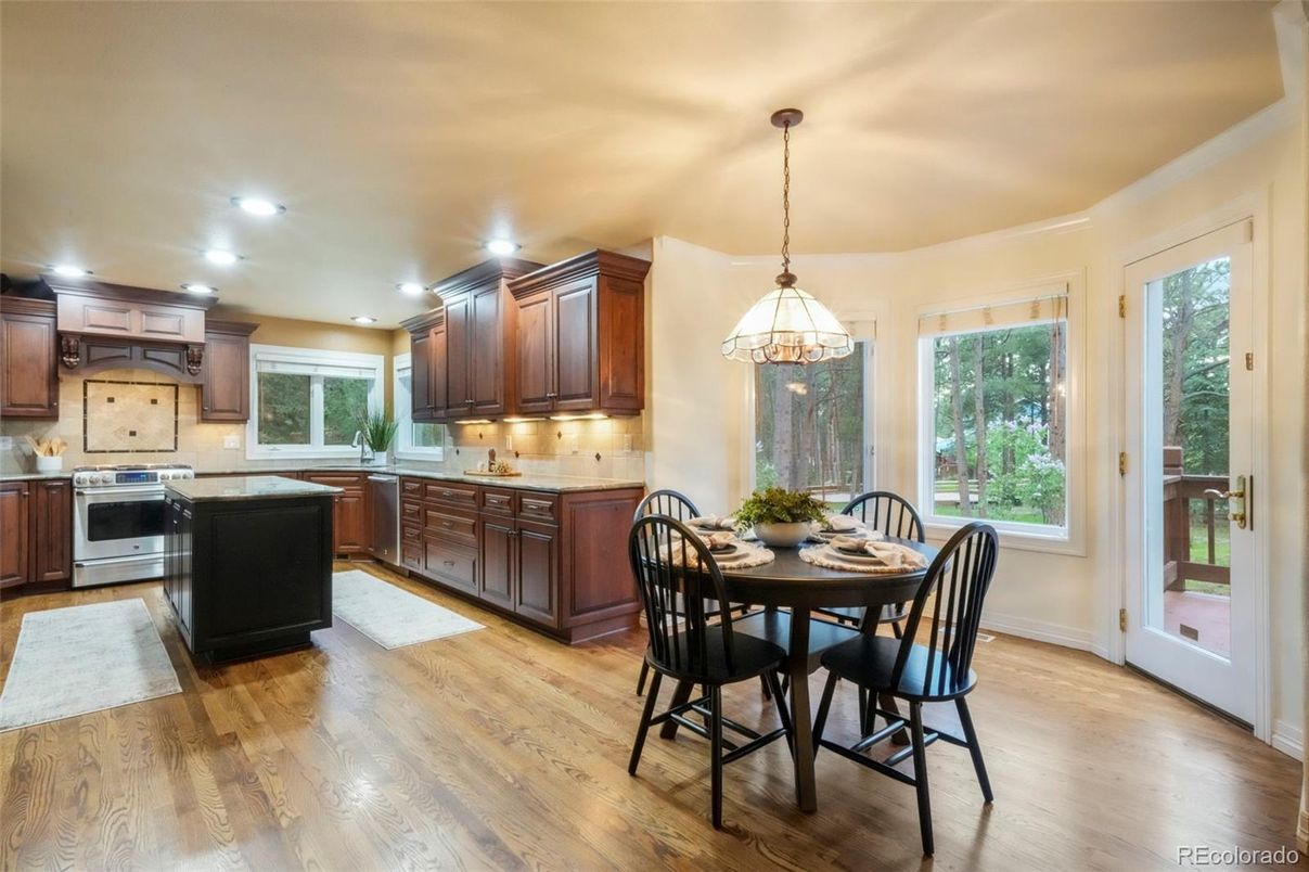 Dining room, Interior, Kitchen, Pendant Lights, Recessed Lighting, Wood Texture Flooring