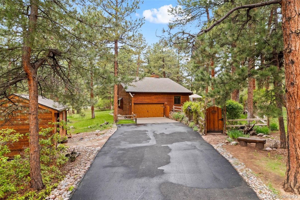 Backyard, Detached Garage, Exterior