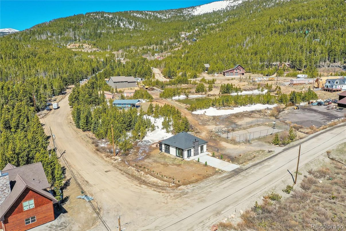 Exterior, Drone