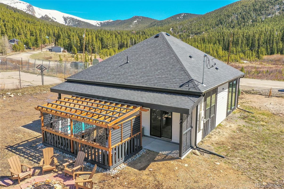 Backyard, Detached Garage, Exterior