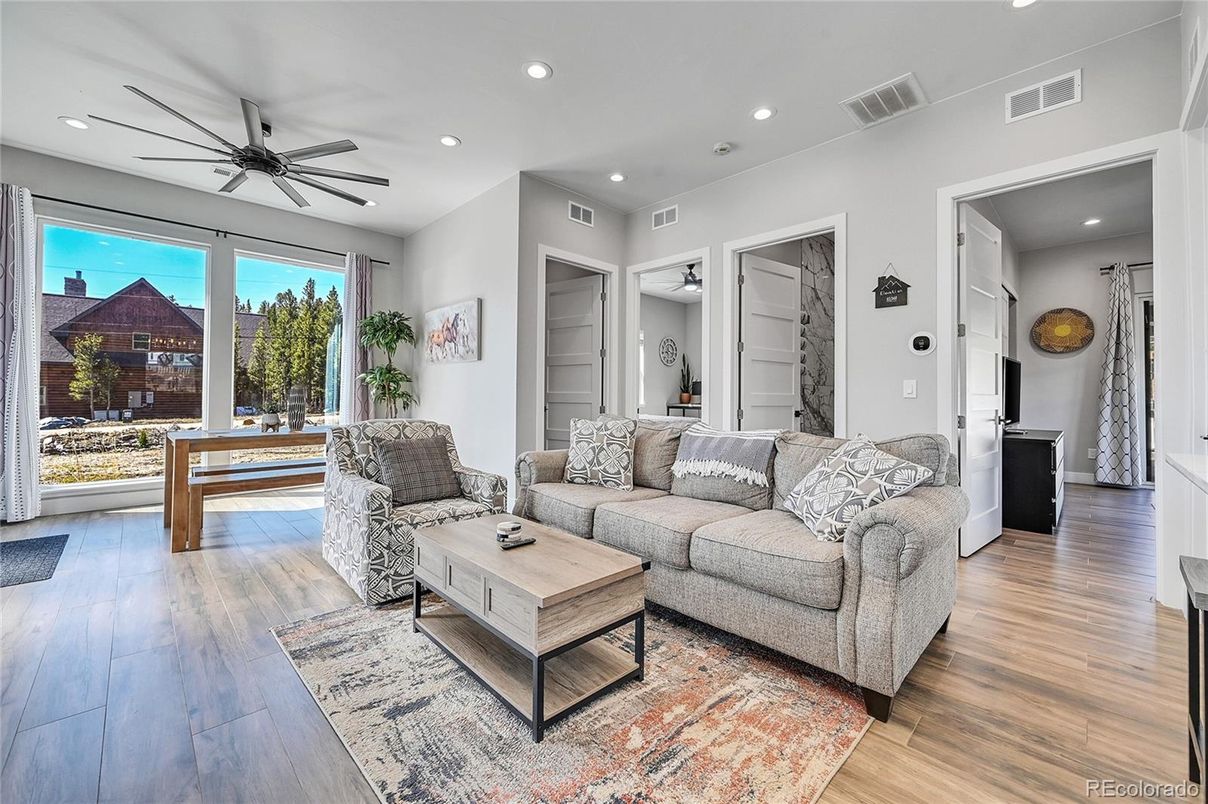 Interior, Living room, Recessed Lighting, Wood Texture Flooring