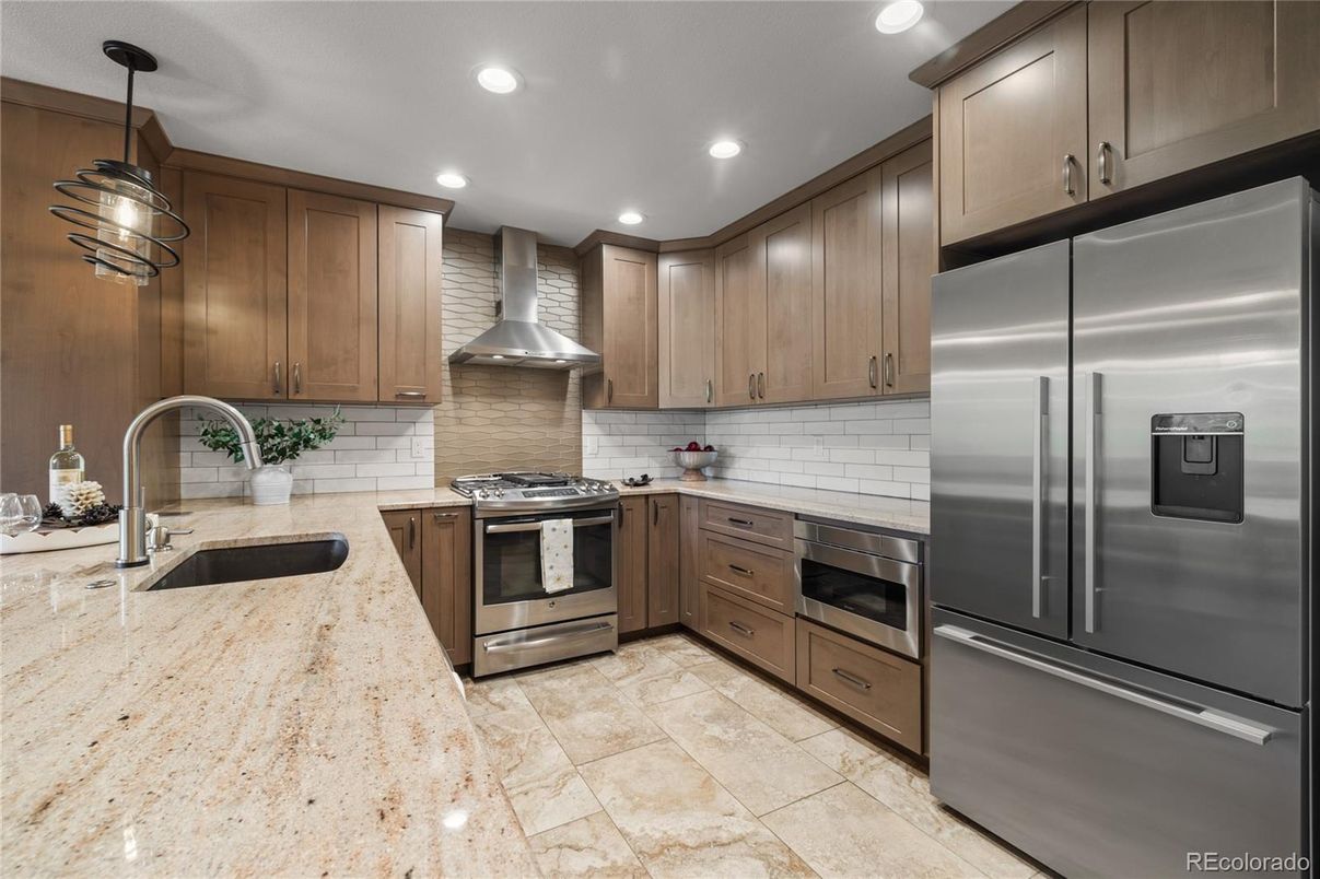 Interior, Kitchen, Pendant Lights, Recessed Lighting, Stainless Steel Appliances