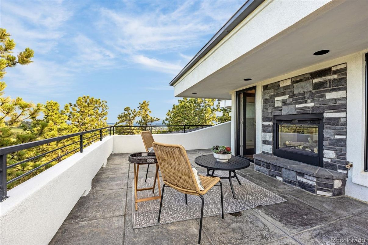 Exterior, Fireplace